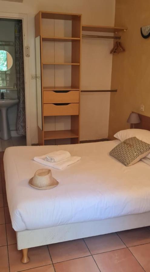 Le Relais Des Lavandins Le Muy Habitación foto